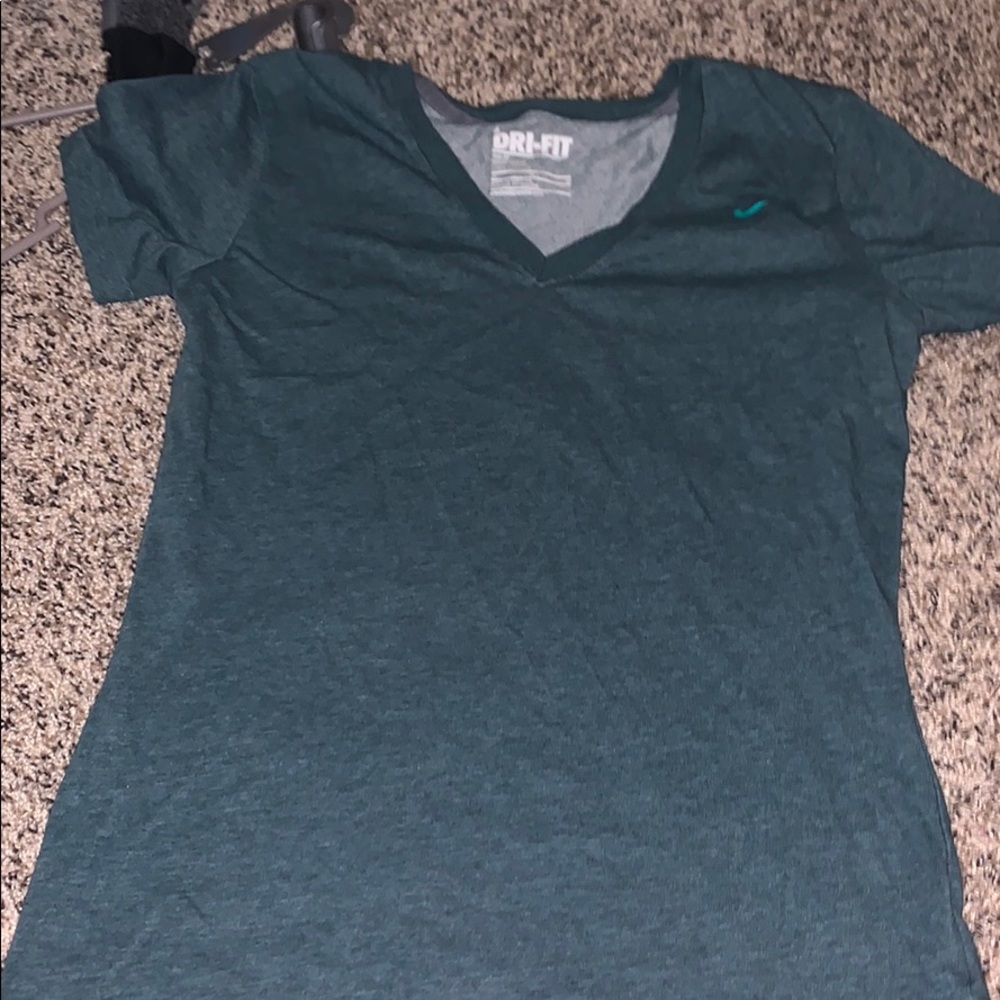 Nike short sleeve shirt